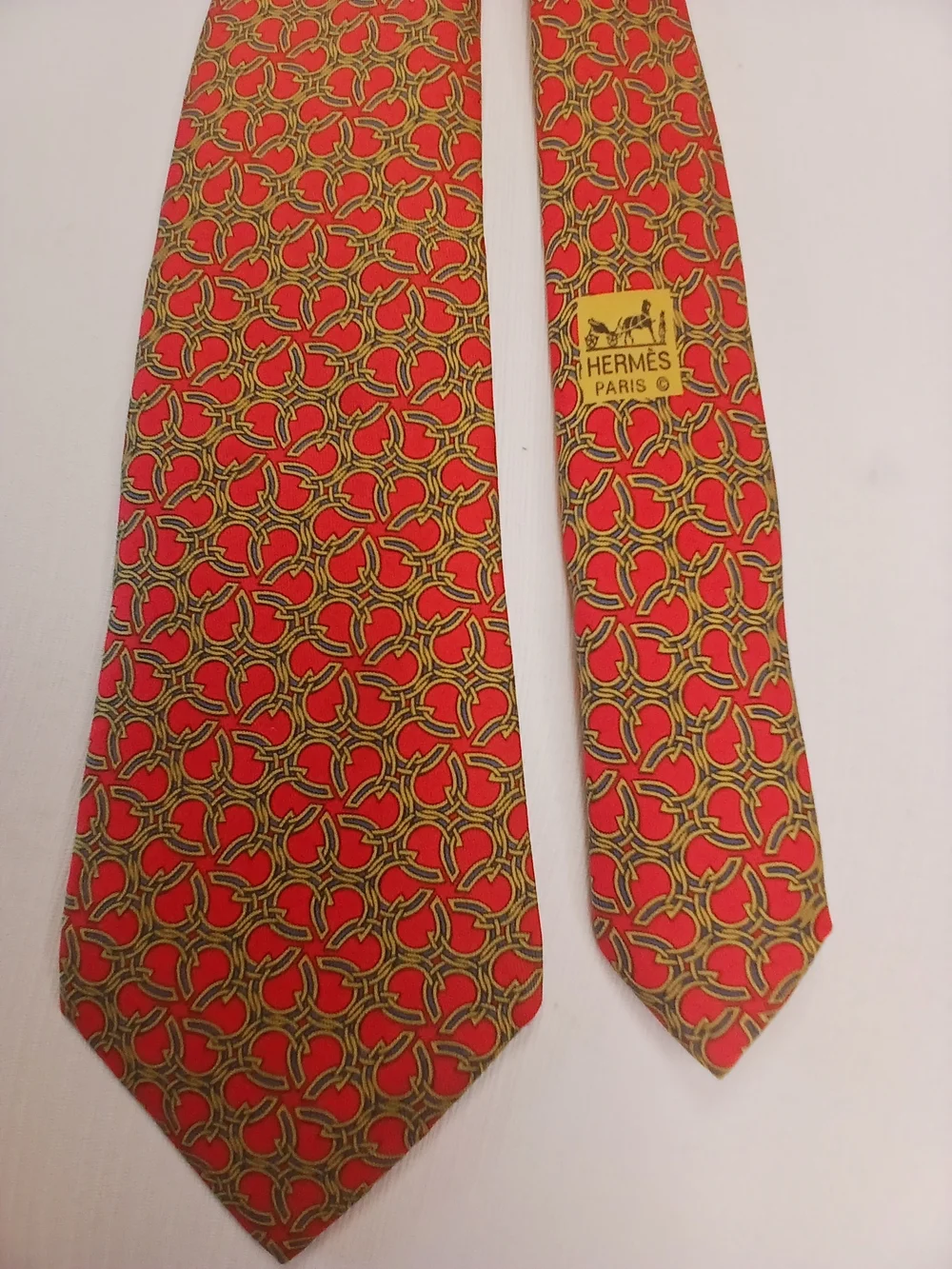 Vintage Hermes Paris 7581 SA Red with Interlocking Gold Horseshoe Chain France.